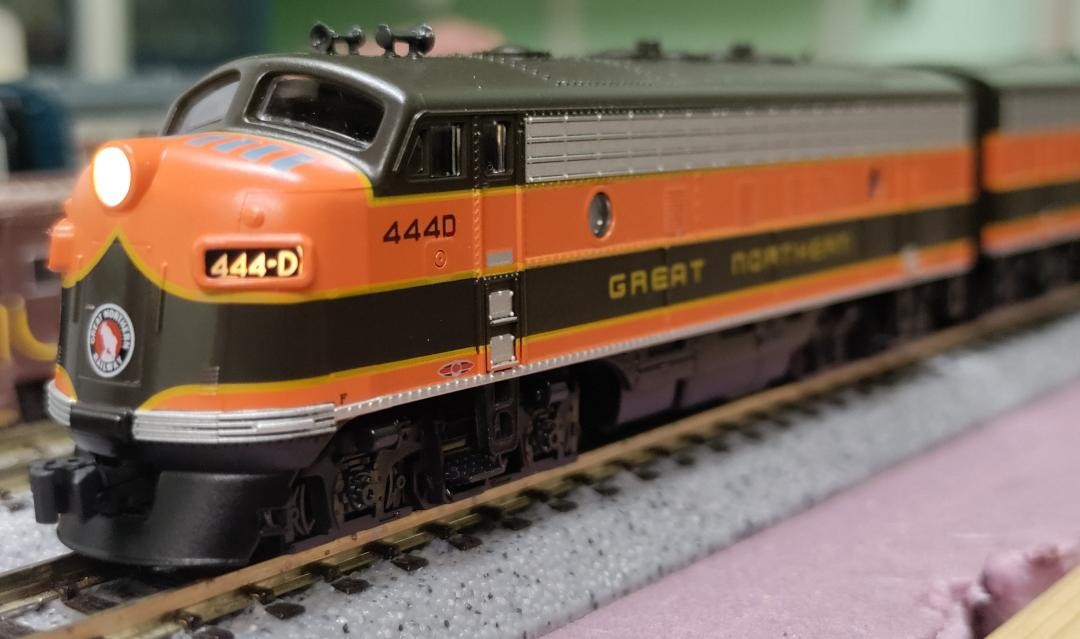 N Scale KATO 106-0421 Great Northern F7 AB Set for sale