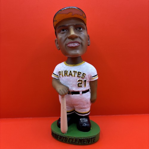 2001 Bobble Dobbles Pittsburgh Pirates HOF'er Roberto Clemente 7.25" Bobblehead