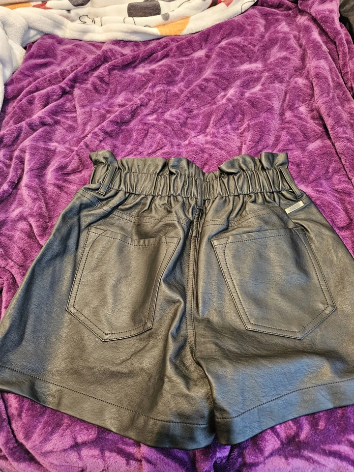 KanCan Los Angeles Faux Leather Paperbag Waist Black Shorts M Stretchy NWT - Image 3 of 3