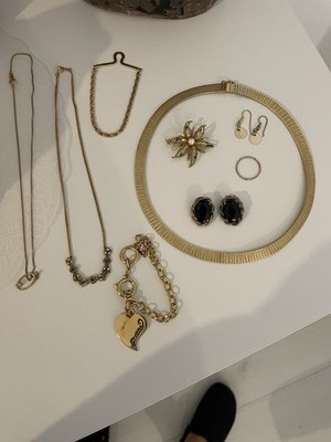 Konvolut Viel Schmuck in Gold Farbe Vintage und Modern