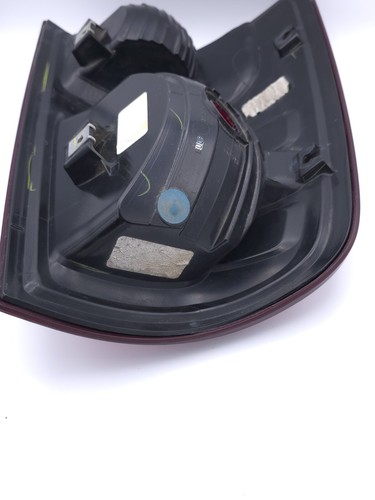 Luz trasera lateral derecha para pasajero Dodge Ram 2500/3500 OEM 55277414AC - Imagen 8 de 13