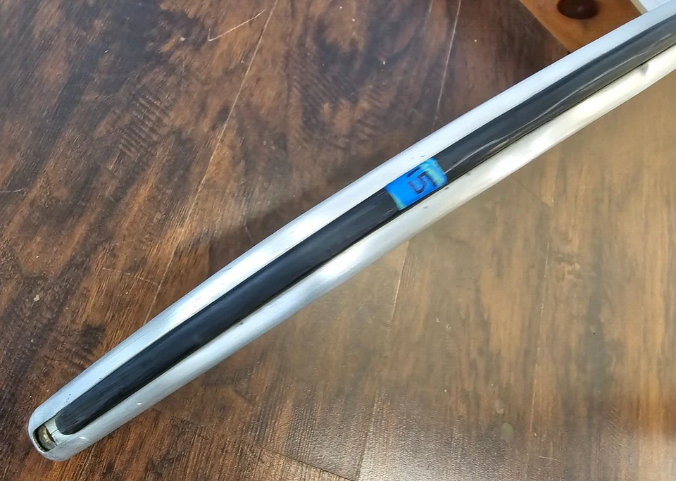 PARAGOLPES TRASERO USADO ORIGINAL GENUINO PORSCHE 356B 356C 356SC ADORNO DECORATIVO 1960-65 #15 Foto 3 de 4