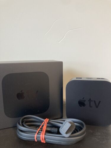 Apple TV 32 gb 4th gen media streamer without remote, works great (Model A1625) - Afbeelding 1 van 7