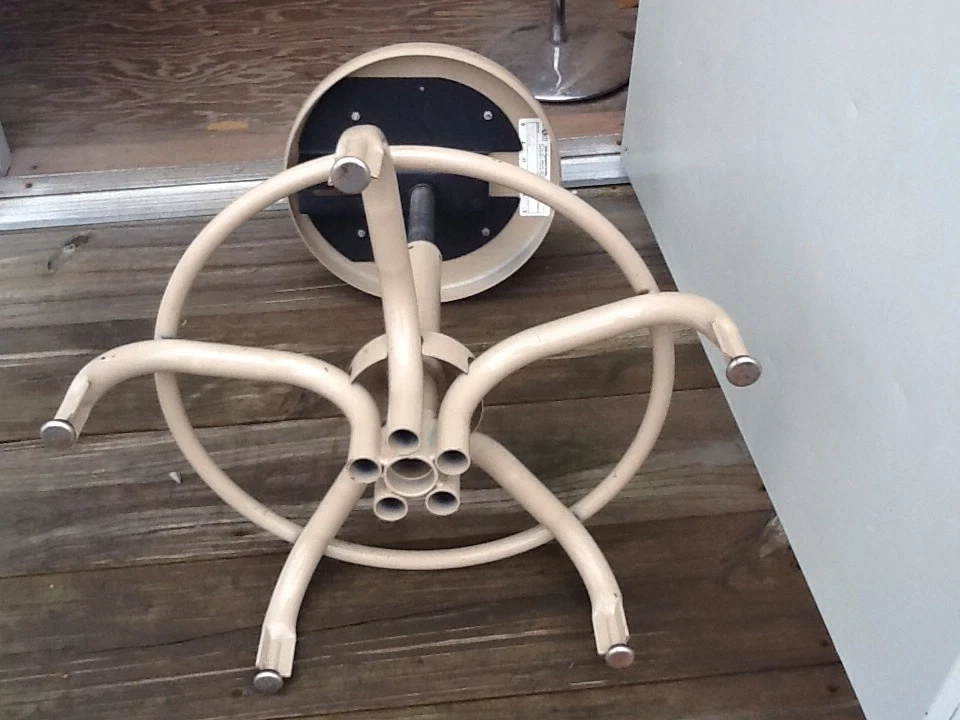 7 taburetes ajustables industriales bioajustes de metal de colección (17" - 22") asientos de 13" Foto 3 de 4