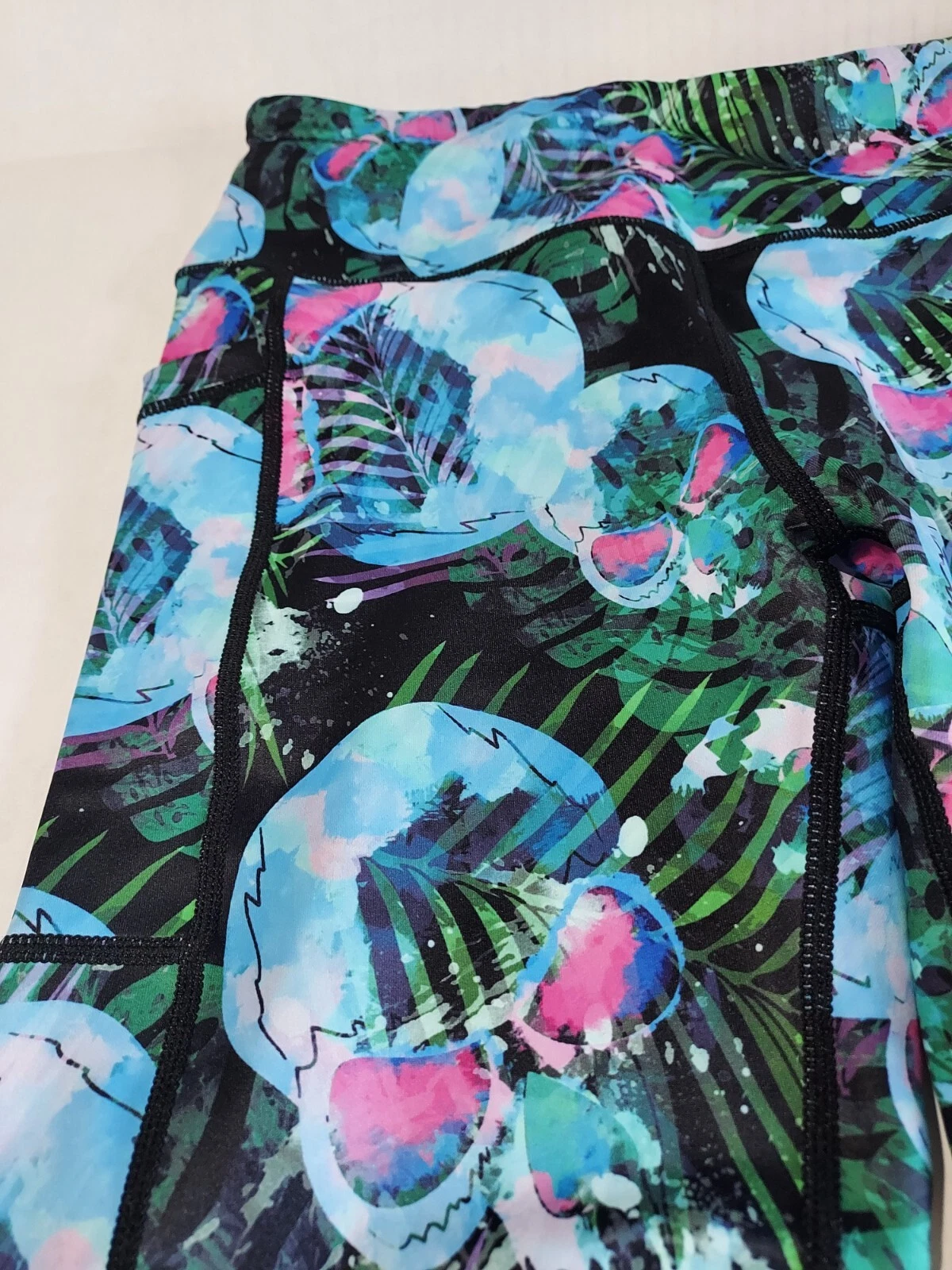 constantly-varied-gear capri skulls palm leaf squats approved leggings