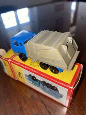 RENAULT 5 MAJORETTE Boîte Carton EUR 1,00 - FR