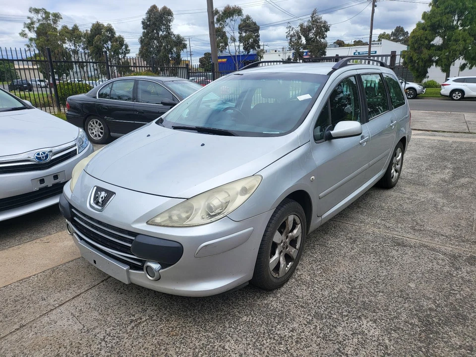 Peugeot 307 Left Head Light T6 10/2005-02/2009 - image 4 of 4