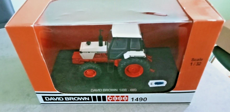 Unversal Hobbies 1:32 - Trattore David Brown/Case 1490 4wd - Immagine 3 di 4