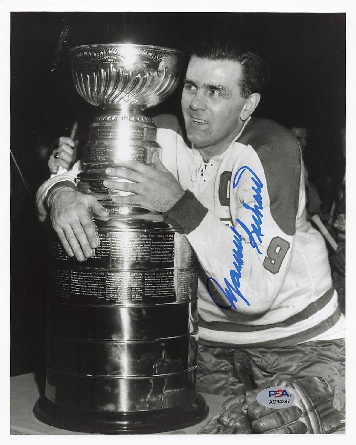 Maurice Richard Canadiens Signed 8x10 Photo Autograph PSA/DNA AQ94397