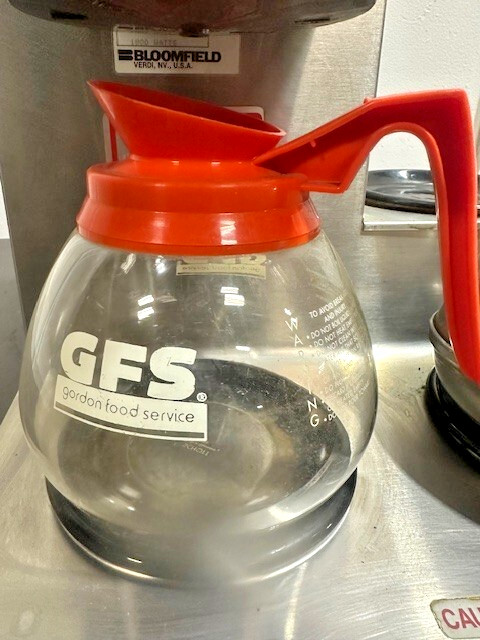 BLOOMFIELD KOFFEE KING MODEL 8571, 3 TIERD WARMER WITH BREWER W/ 2 CARAFES