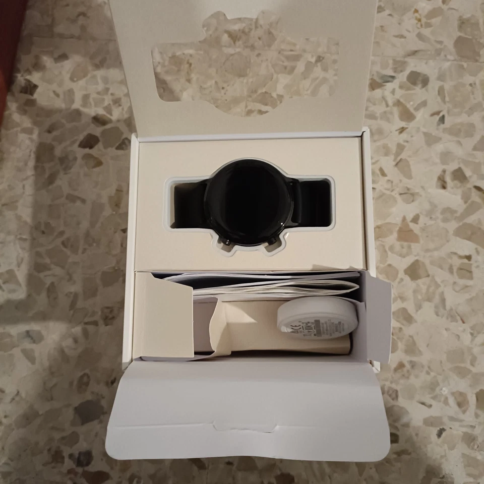 huawei watch GT 2 touchscreen 42mm nero 1.2 pollici 4 GB ottime condizioni - Immagine 3 di 4