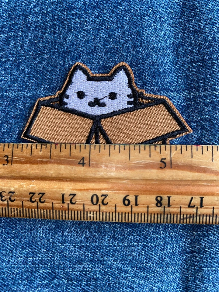 CAT IN A BOX Embroidered PATCH Sew Iron NEW 9.5 - Image 2 of 3