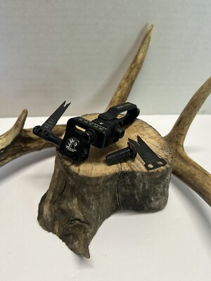 Trophy Taker Spring Steel Arrow Rest With Mounting Bolt And 2 Blades