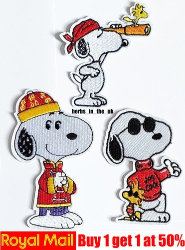 Snoopy Dog Iron On / Sew On Patch Badge - Afbeelding 1 van 6