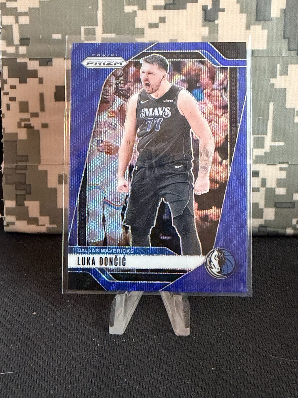 2024-25 Panini Prizm Luka Doncic Blue Wave Prizm #89 038/125