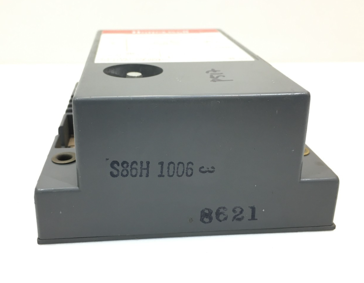 One Honeywell S8600M3001 Universal Intermittent Pilot Ignition Module
