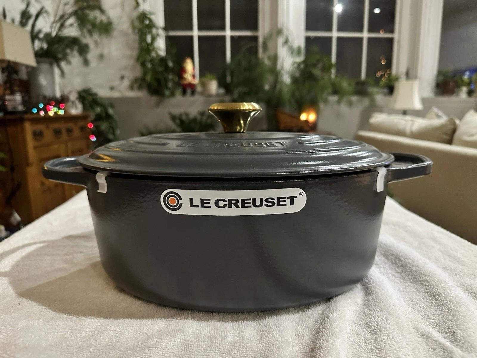 Le Creuset New Signature 6-3/4 quart Oval Dutch Oven, Graphite