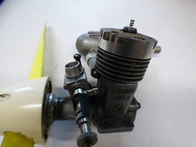 Thunder Tiger 20 RC Nitro Engine  with Muffler & Spinner