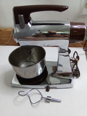 Vintage Sunbeam Mixmaster 70s 12-Speed Mixer Chrome Body & Brown