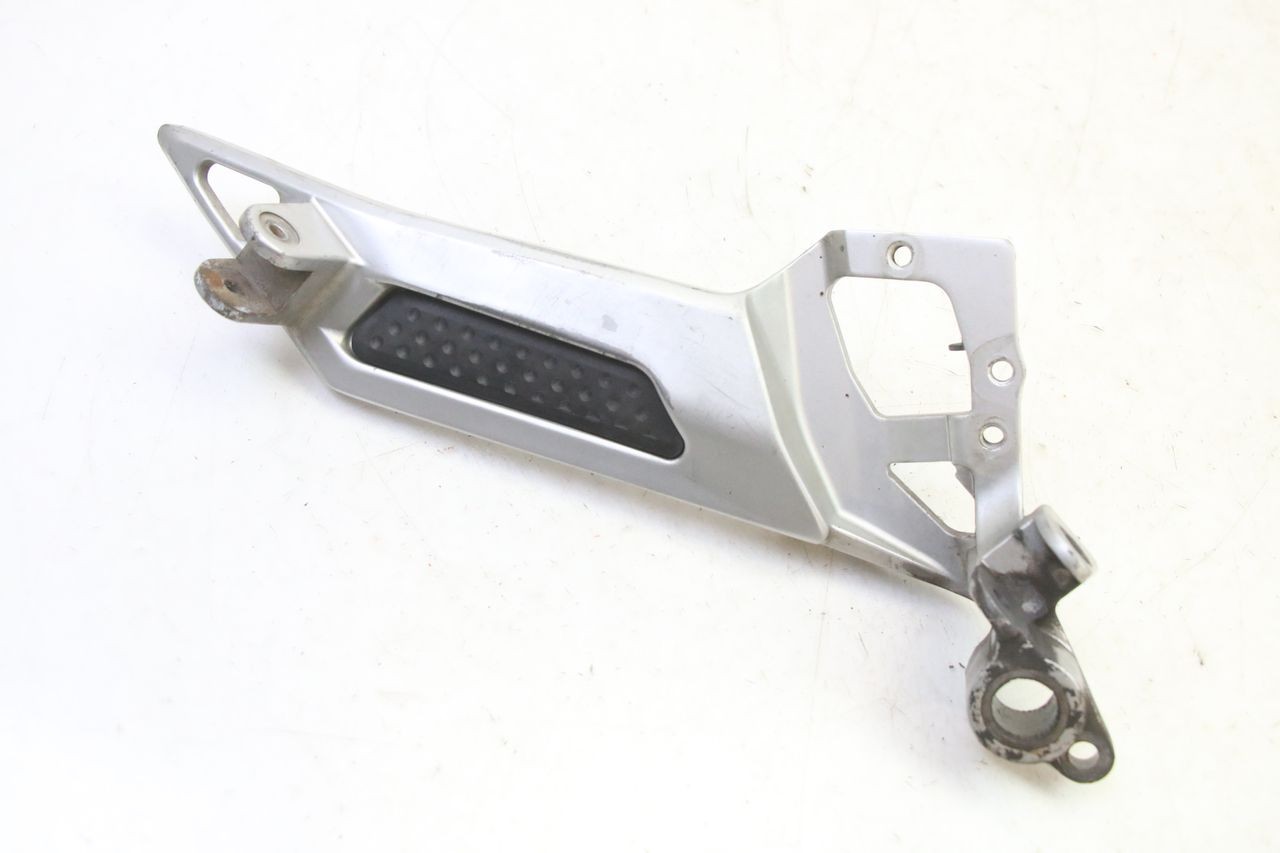 FRONT RIGHT FOOTREST MOUNTING PLATE - YAMAHA FJR ABS 1300 (2006 - 2012)