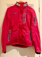 Preciosa chaqueta softshell Eurostar Alva para dama en frambuesa sixe XX