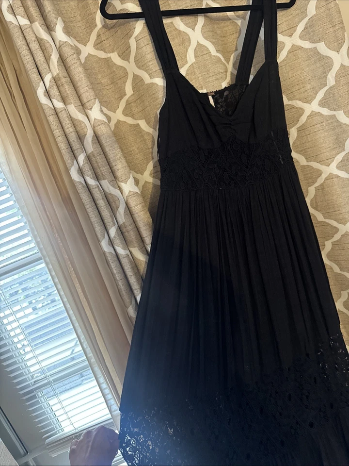Free People Women's Maxi Dress Black Lace Detailed Maxi Dress Size 10 - Image 3 of 4