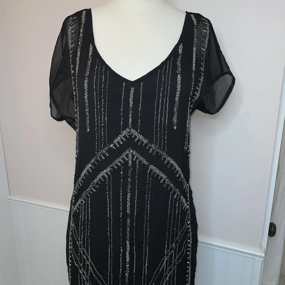 Mini Vestido VELVET By Graham & Spencer Sydney Lentejuelas Negro L Precio de venta sugerido por el fabricante $282 Foto 3 de 4