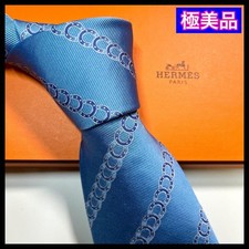 Rare extremely beautiful HERMES tie horseshoe hoof silk