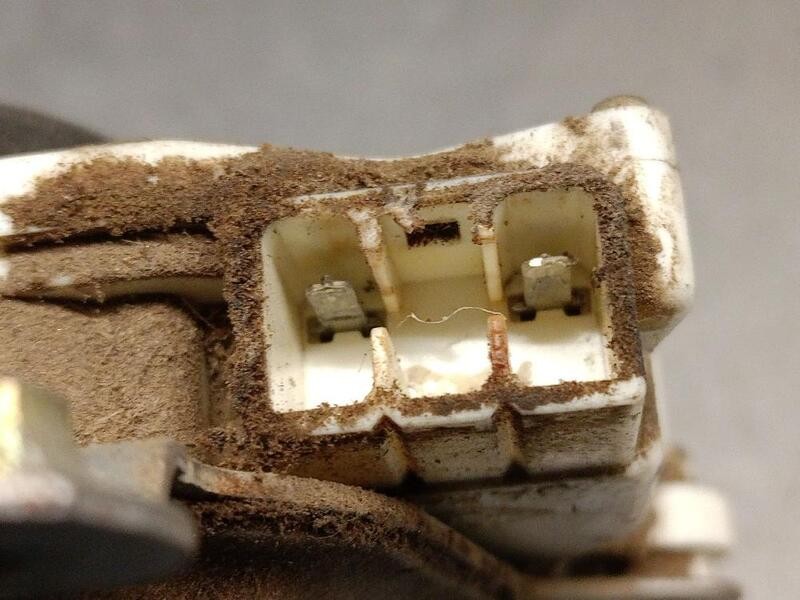 MR432147 central locking rear engine rh MITSUBISHI L 200 K6 7 2.5 TD 5819795 thumbnail 5