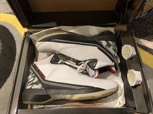 red jordan 22