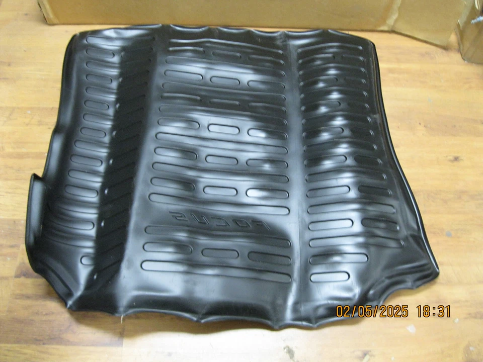 Ford 8S4Z-5411600-AA Cargo Area Protector W/O Sub-Woofer fits 2008-2011 FOCUS Foto 3 de 4