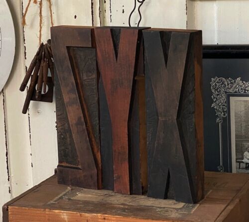 XYZ Holzbuchstaben Drucklettern Letter Stempel Vintage Industrie Design Deko alt