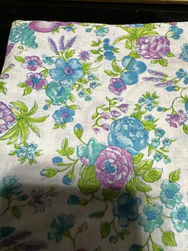 Floreali e frutta vintage. Lavanda, verde blu e bianco. 8 iarde 2,5 pollici. - Foto 2 di 3
