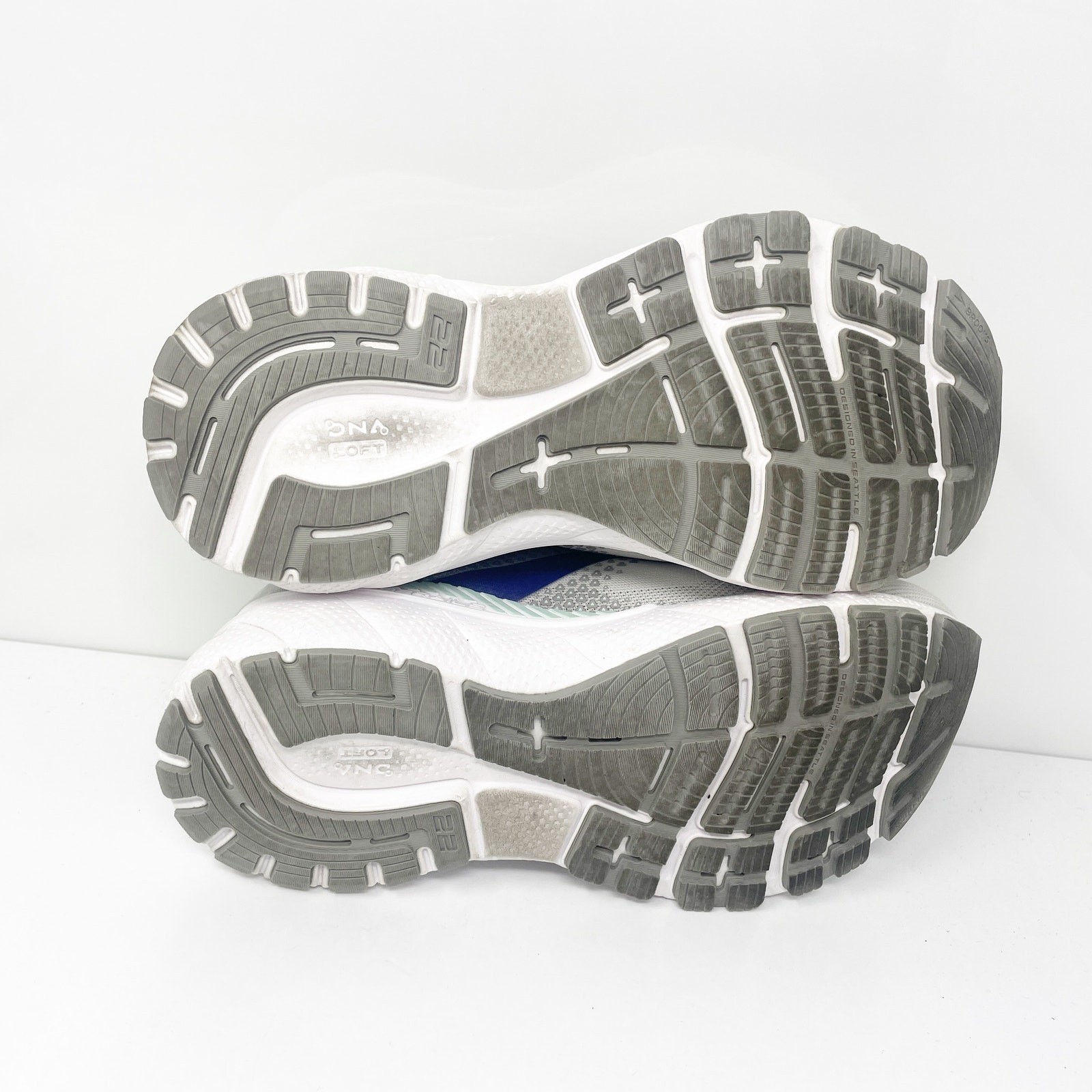 Brooks Womens Adrenaline GTS 22 1203532E045 Gray Running Shoes Sneakers Sz 8 2E thumbnail 7