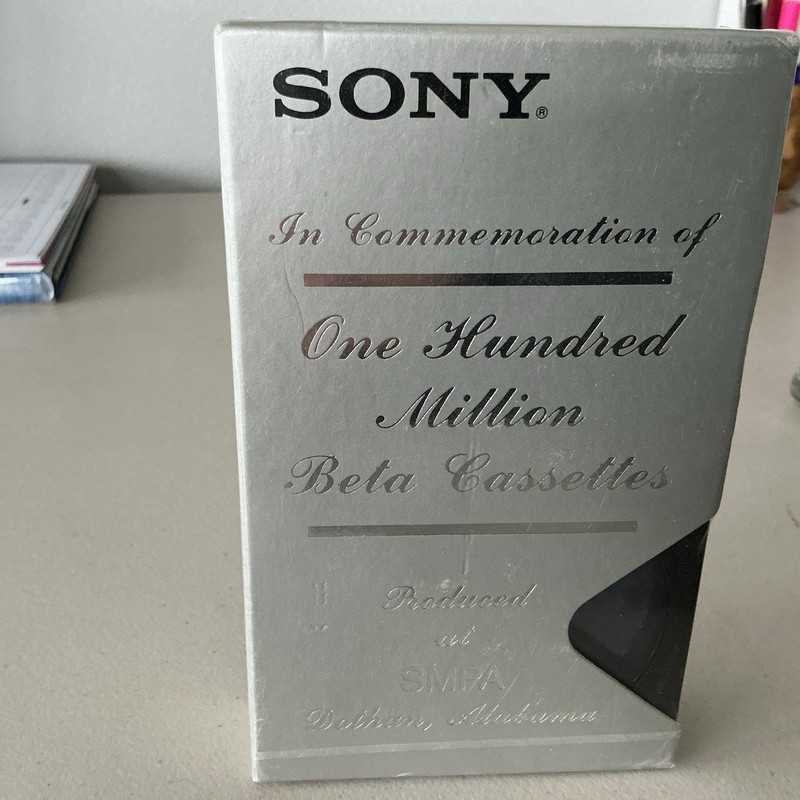 SONY BETAMAX COLLECTIBLE RARE ! 100,000,000th
