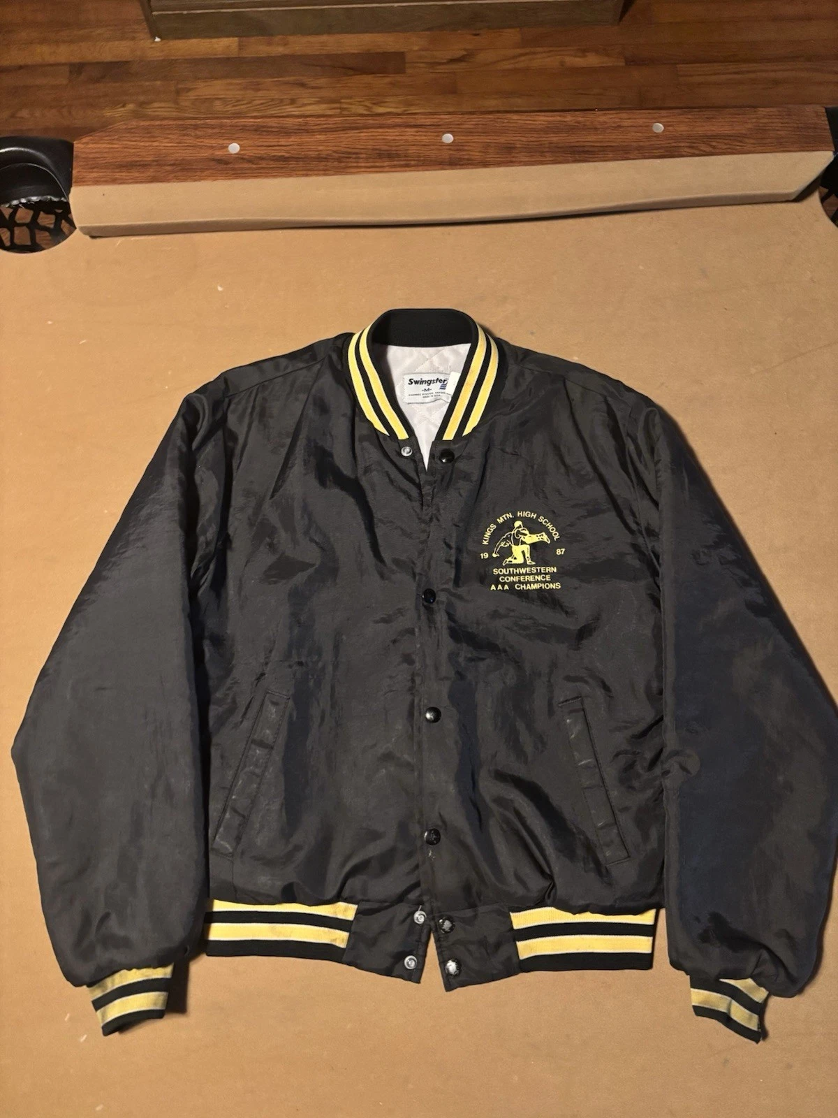 Swingster Men's M Black/Yellow Satin Bomber Jacket Snap Front Quilted Lined image 2