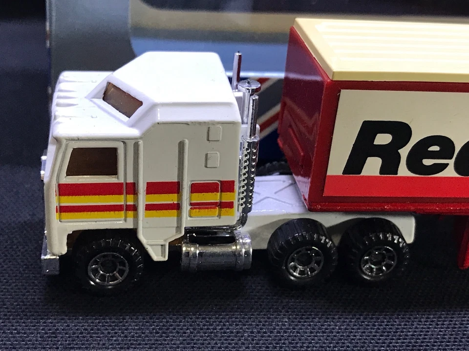 Matchbox Convoy Kenworth Box Truck Diecast Scale 1:64 - Image 3 of 4