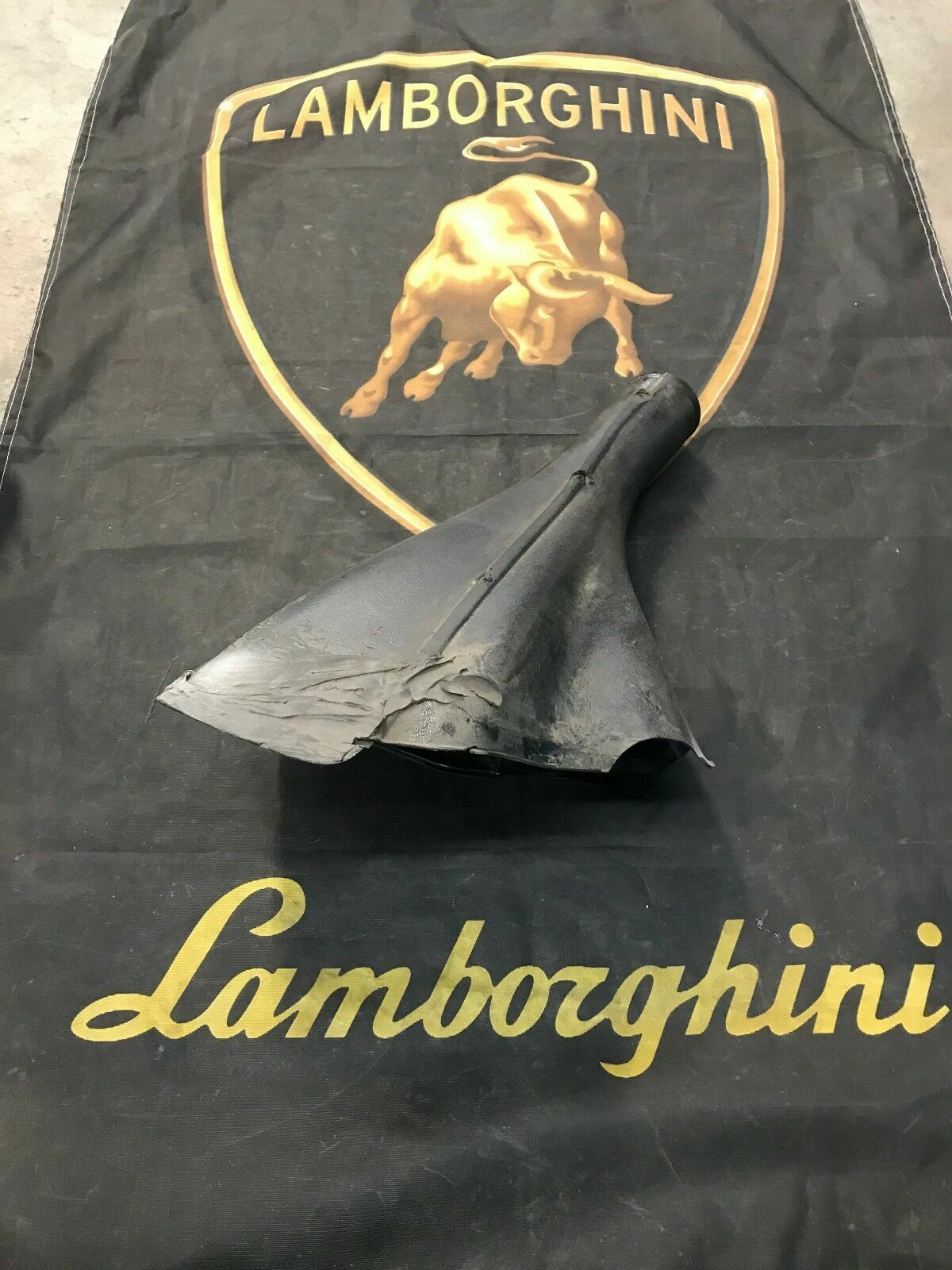 LAMBORGHINI MURCIELAGO LP640 COUPE LEFT LH FRONT BUMPER AIR DUCT OEM 410807605A