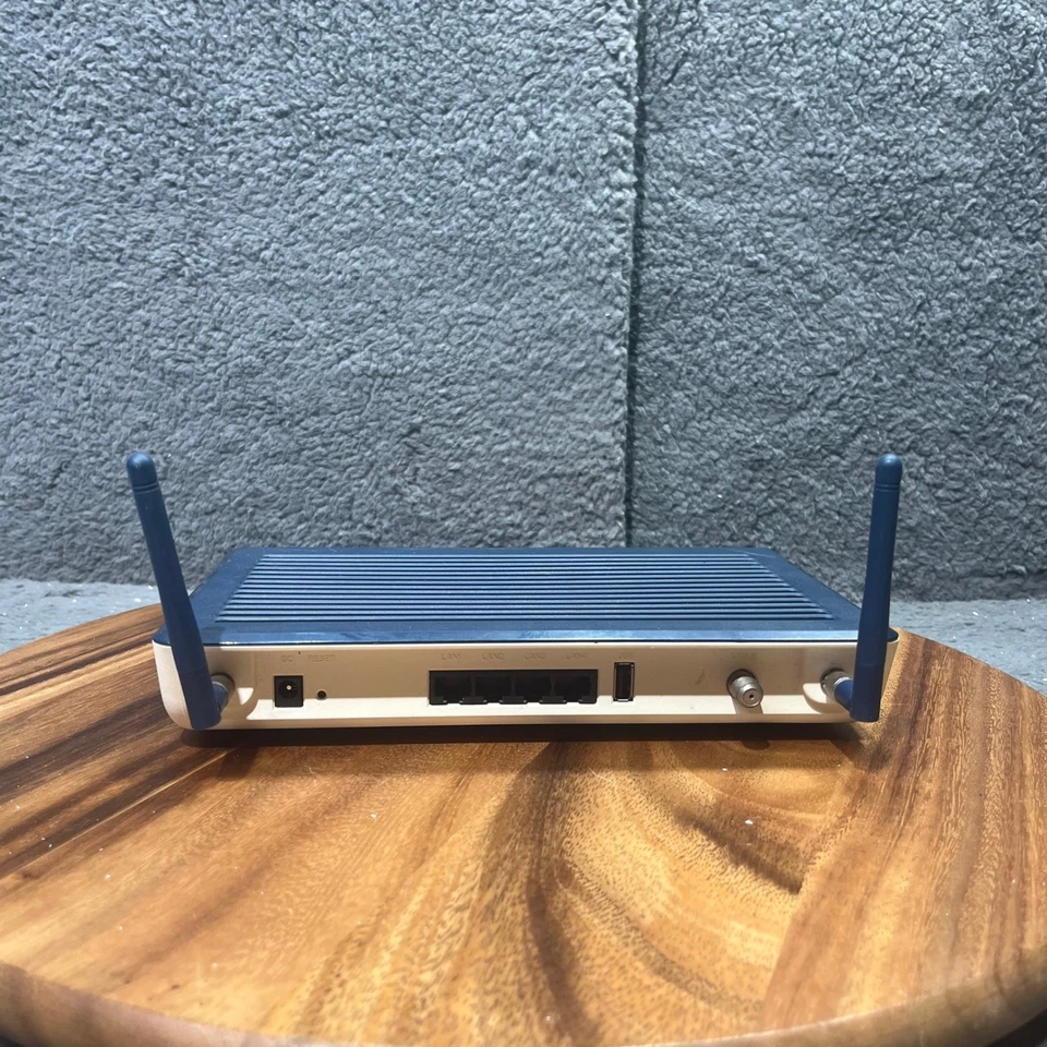 Ubee DDW611 Wireless Router Modem Gateway DOCSIS 3.0 2.4GHz WiFi Tested - Image 3 of 4