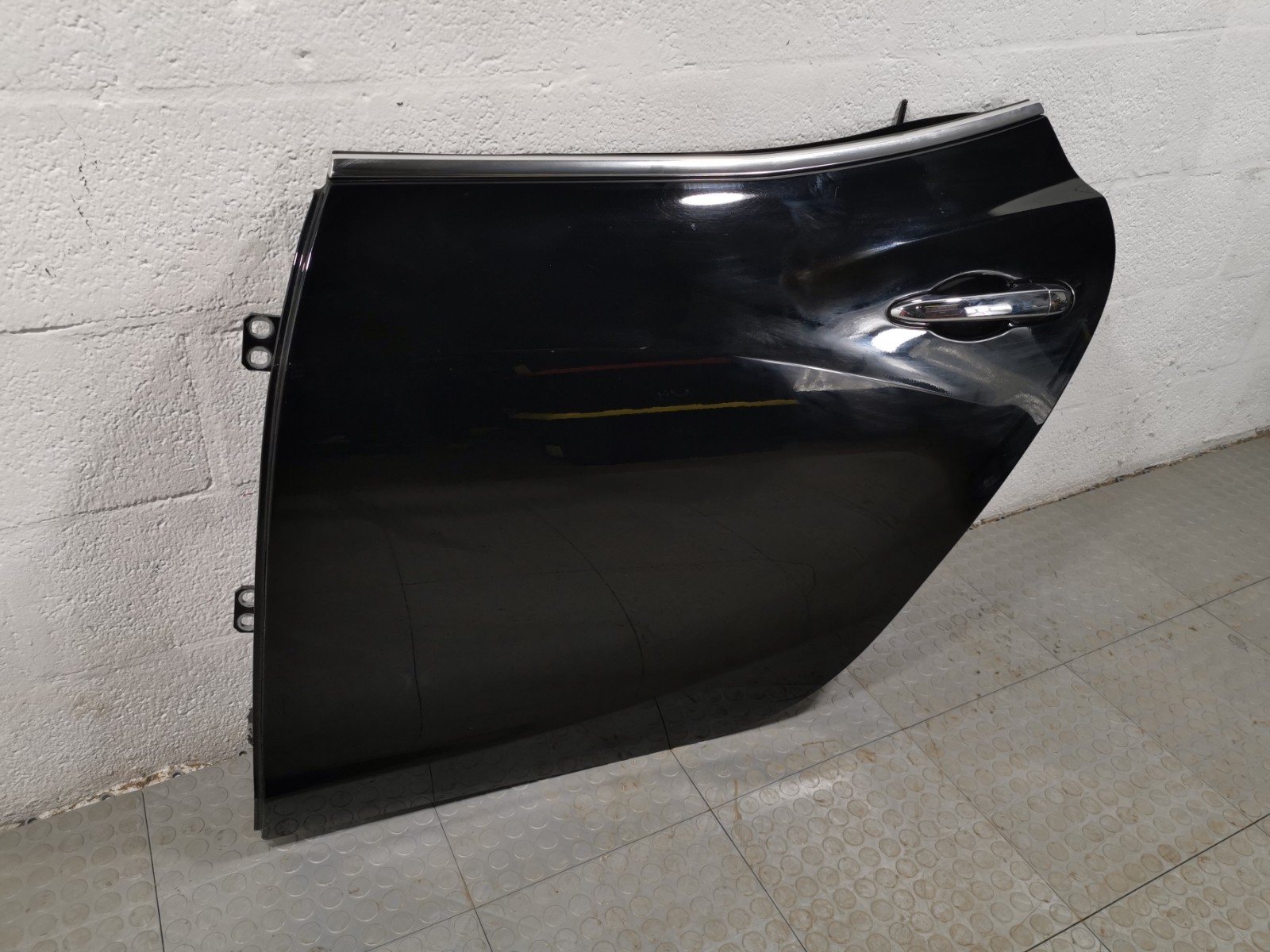 Maserati Ghibli RWD 2017 3.0 L Auto Rear Left Driver Side Door Shell Black Color