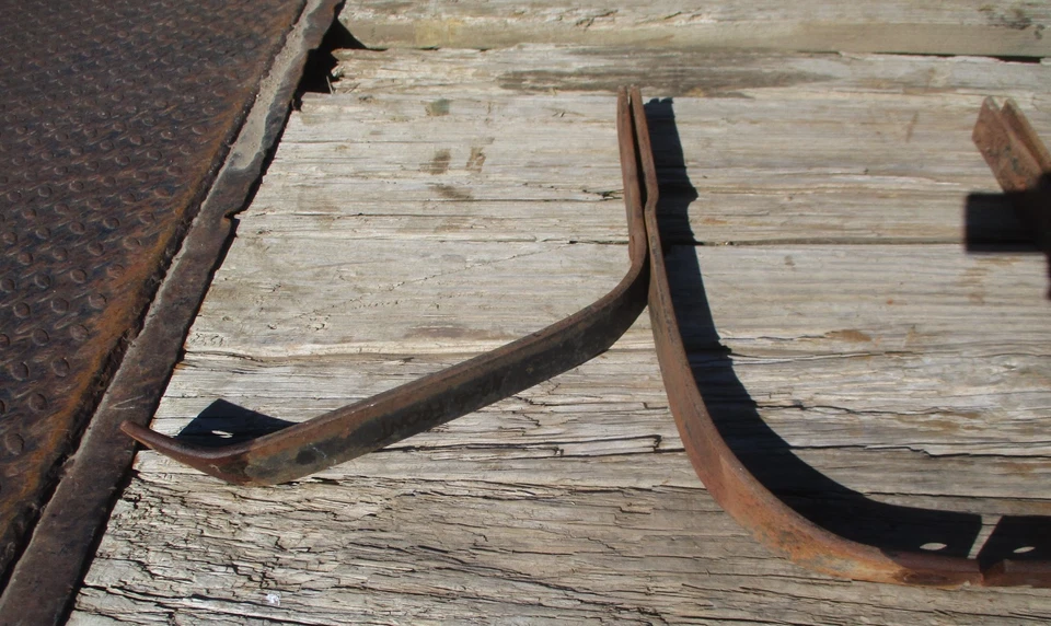 Ford 1946 1947 1948 soportes de parachoques delantero par original 1942 Super Deluxe Foto 3 de 4