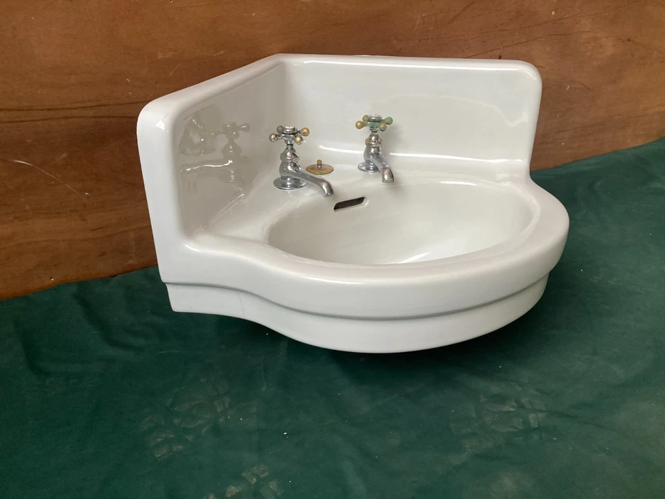 Fregadero de pared de esquina de baño de cerámica blanca vintage Mid Century Deco 24" Old Kohler 450-25E Foto 3 de 4