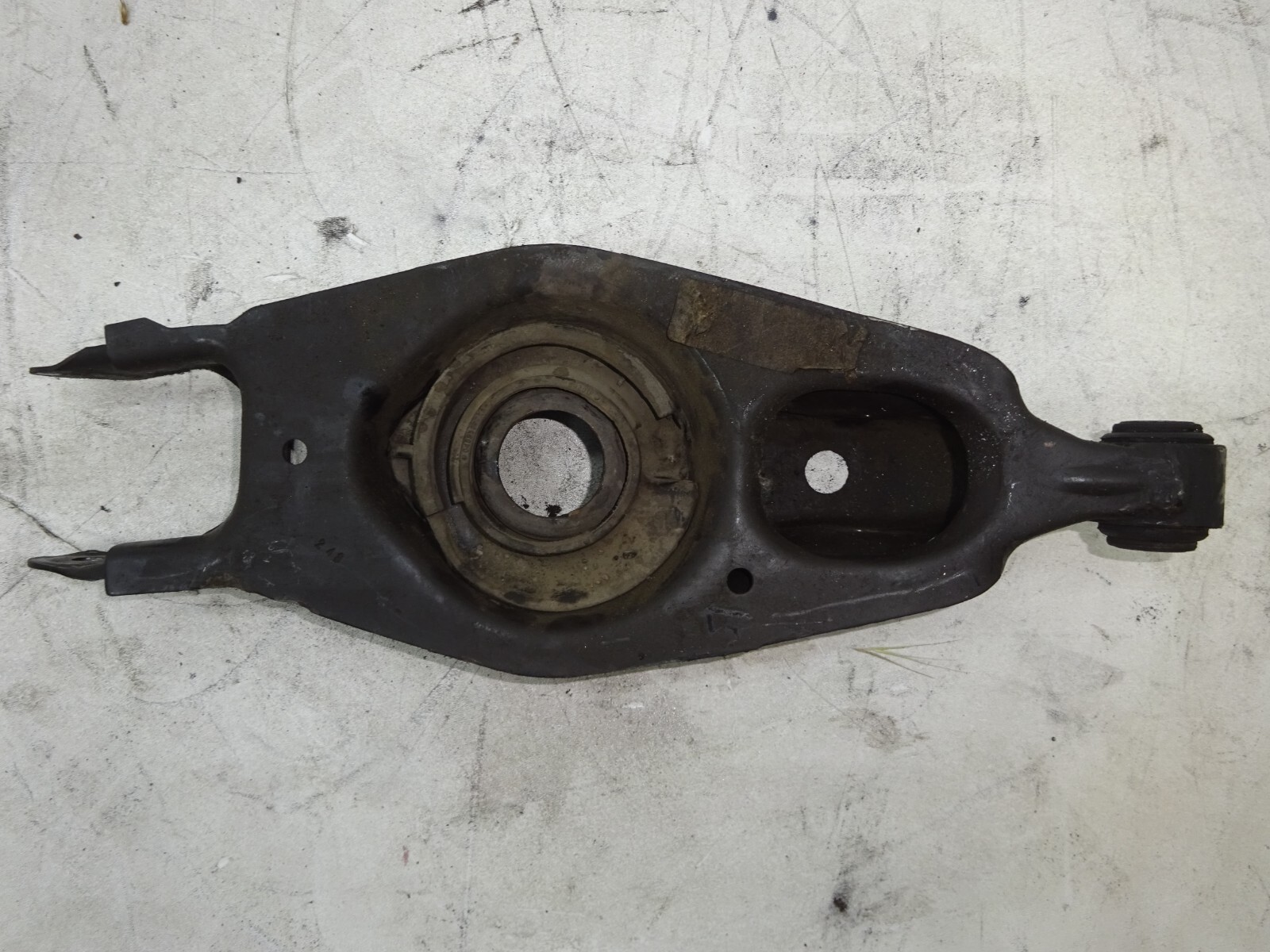 14-17 Maserati Ghibli Rear Left Side Suspension Lower Control Arm OEM DE230956