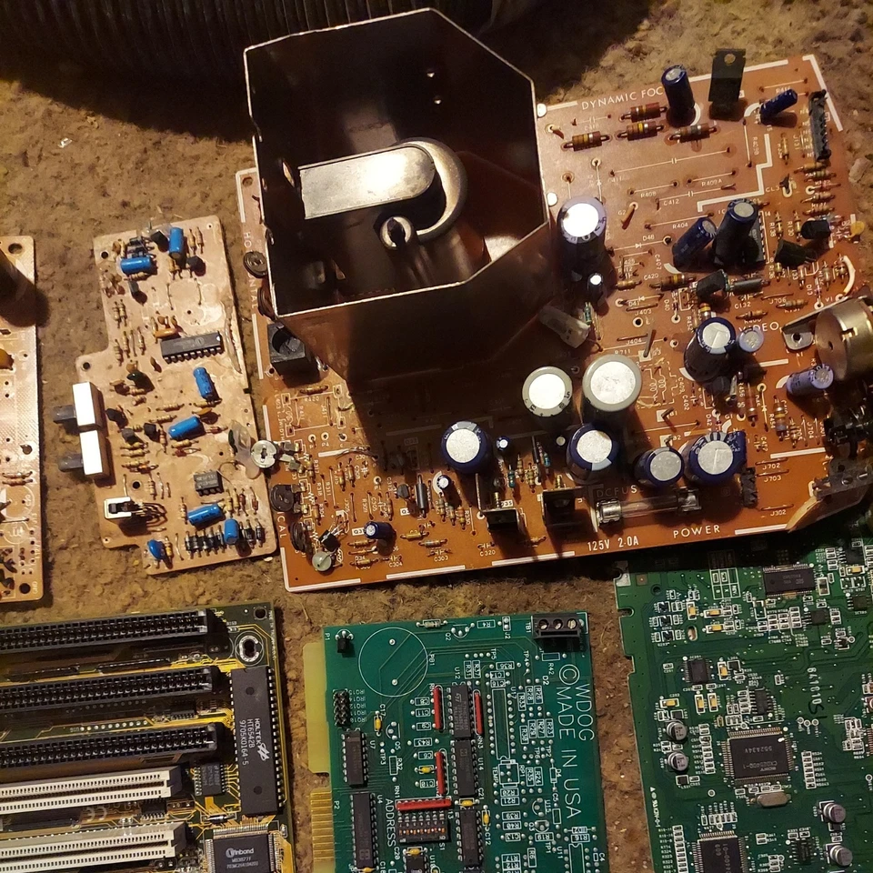 5lb4.5oz Lot Of Scrap Circuit Boards motherboards / Scrap Recovery - Image 3 of 4