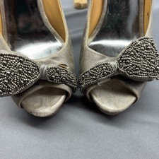 Badgley Mischka Silver with beaded bow Peep-Toe Heels