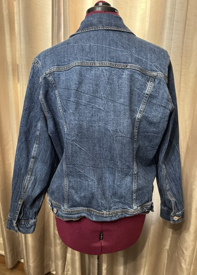 Old Navy Denim Jean Jacket Women’s Size XL – Pre-Owned, Classic Blue - Image 3 of 4