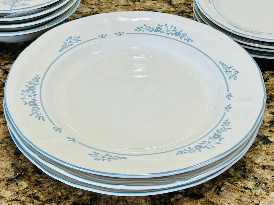 Juego de 12 piezas de viñedo de gres ladrillo 4 cenas, 4 ensaladas, 4 cuencos azul floral Foto 4 de 4