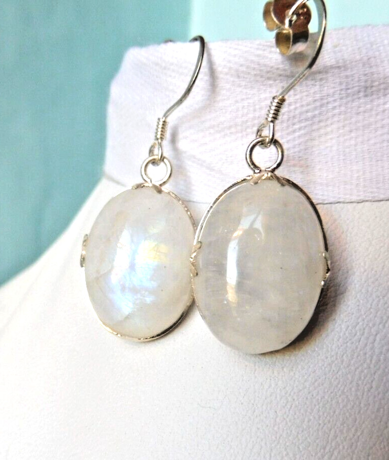 Boucles d'oreilles pierre de lune argent massif pour illuminer vos tenues de soirée