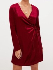 BNWT Pretty Little Thing Berry Velvet Wrap Dress - size 10