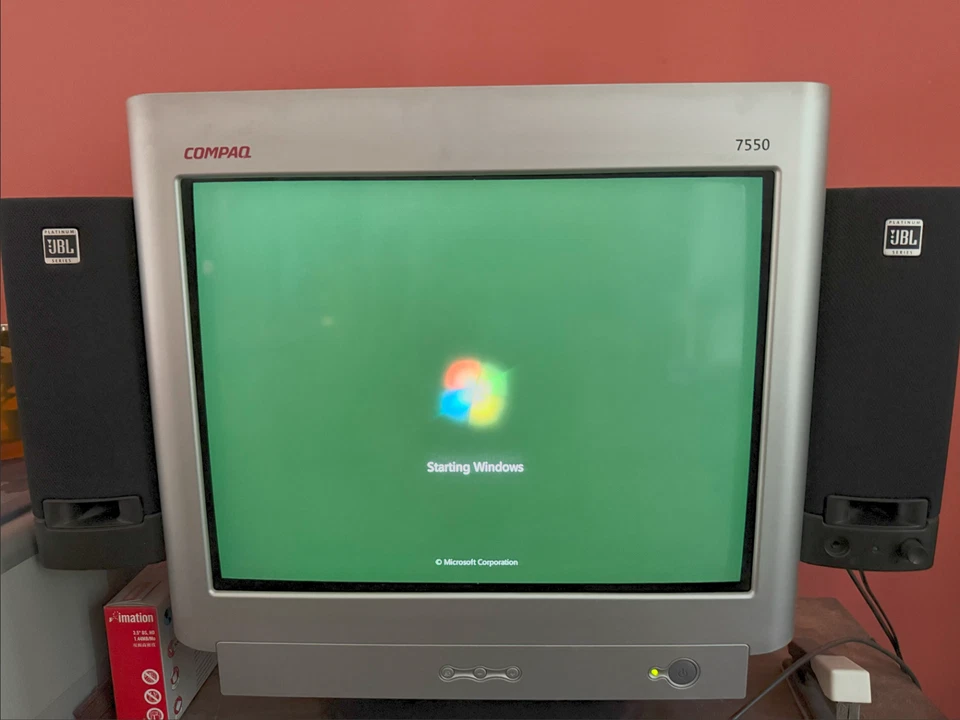 Compaq FS7550 CRT Monitor 17" 85hz 2003 With JBL Speakers - Image 2 of 4